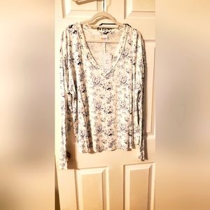 Lularoe XL V-neck top Brand new w/tags